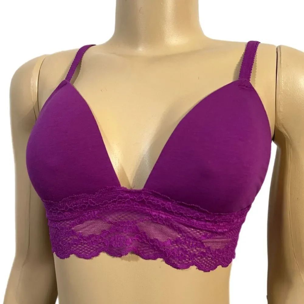 New Victoria’s Secret lightly lined / lace trim bralette bra purple Medium